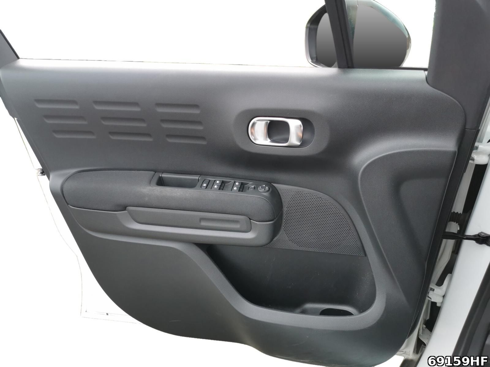 Fahrzeugabbildung Citroën C3 Aircross Max 130PS AT6 *PDC*KAMERA*NAVI*
