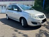 Opel Zafira B 1,6l Anhängerkupplung/ 8-Rei... - Opel Zafira: Anhängerkupplung
