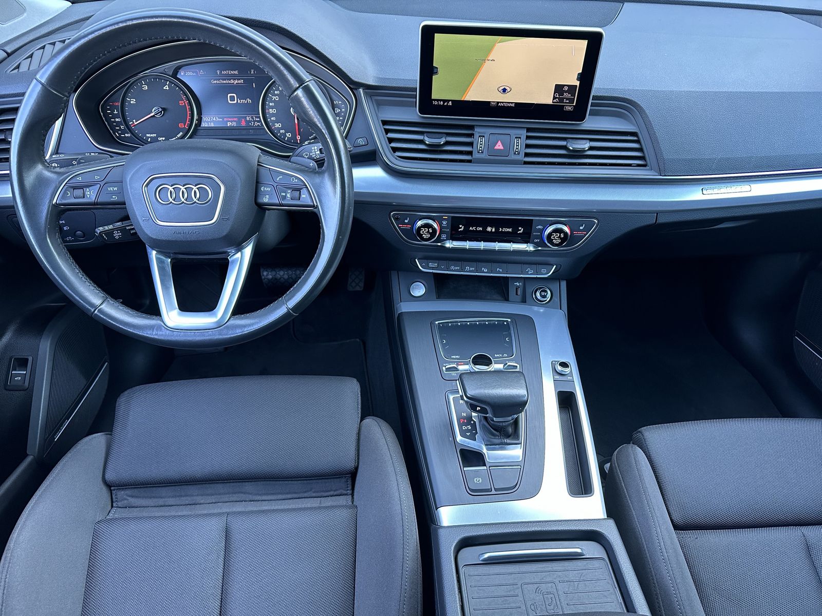 Fahrzeugabbildung Audi Q5 40 TDI Qu Sport NAV+XEN+KAM+B&O+PANO+CARPLAY