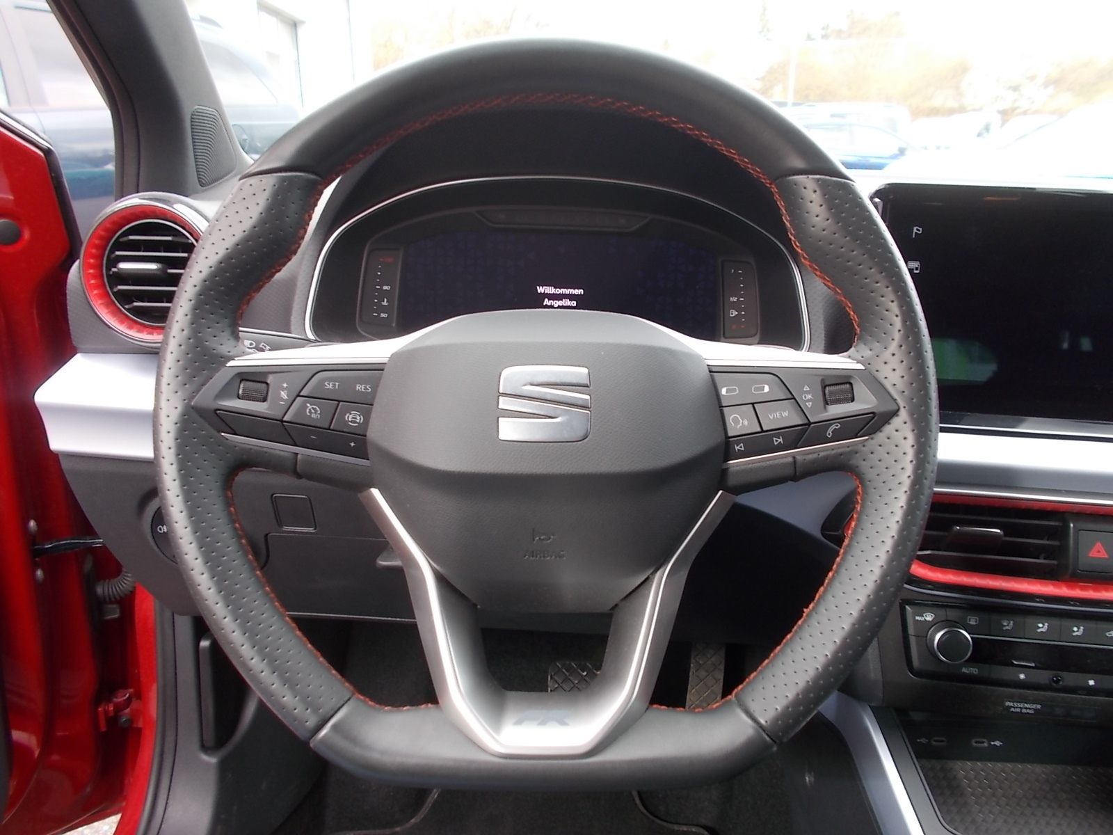 Fahrzeugabbildung SEAT Arona FR 1.0 TSI DSG + AC + wenig Kilometer