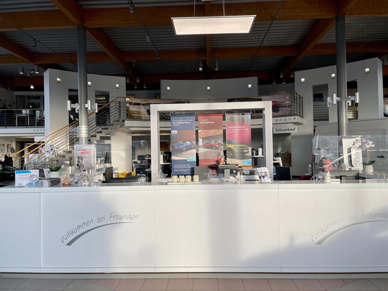 showroom-image-bottom