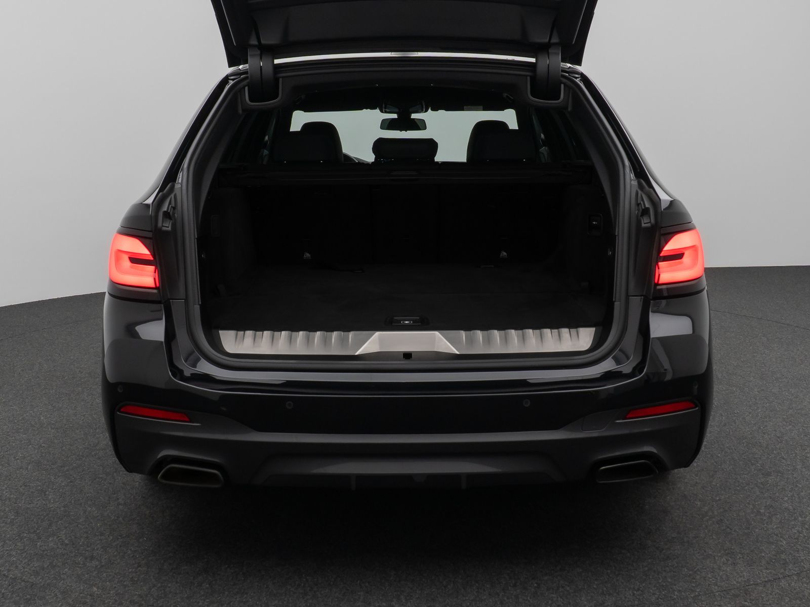 Fahrzeugabbildung BMW 530e xD M Sport Kamera Laser HUD DAB H/K Komfort