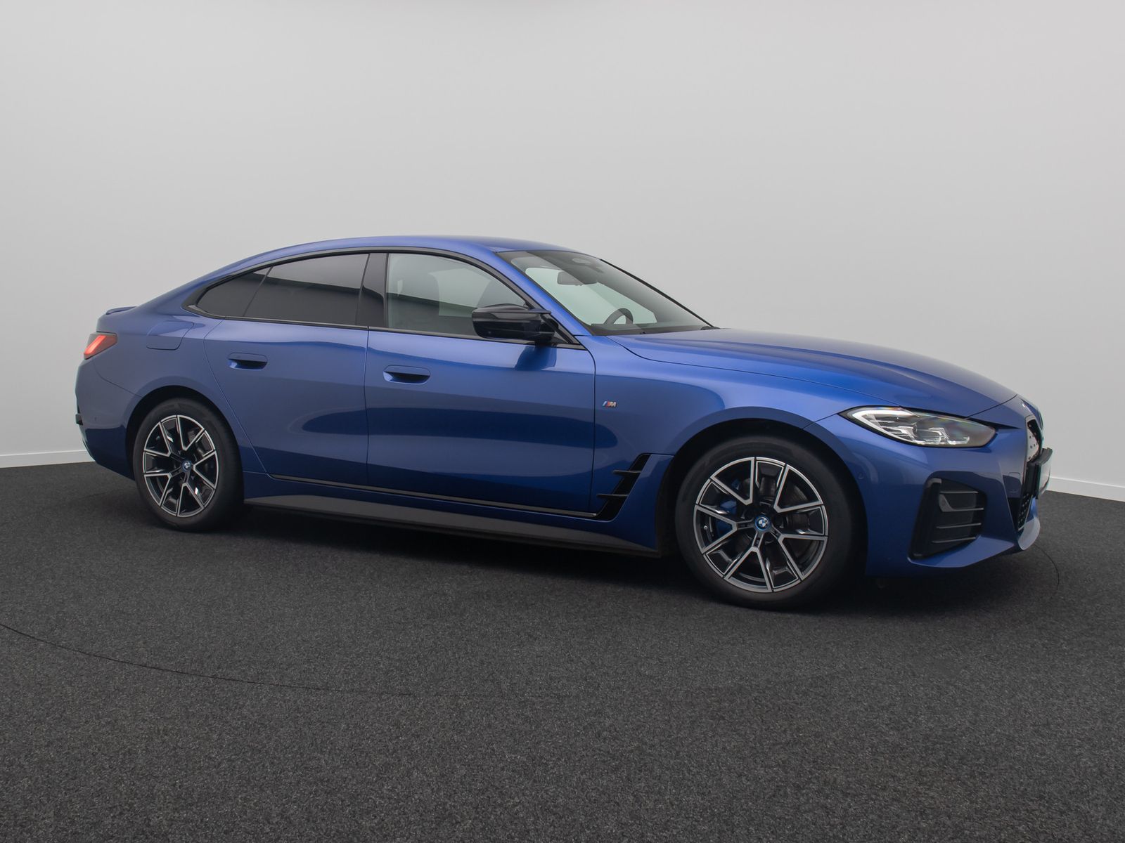 Fahrzeugabbildung BMW i4 M50 360° HUD AHK DAB Alarm H/K Komfort 18Zoll