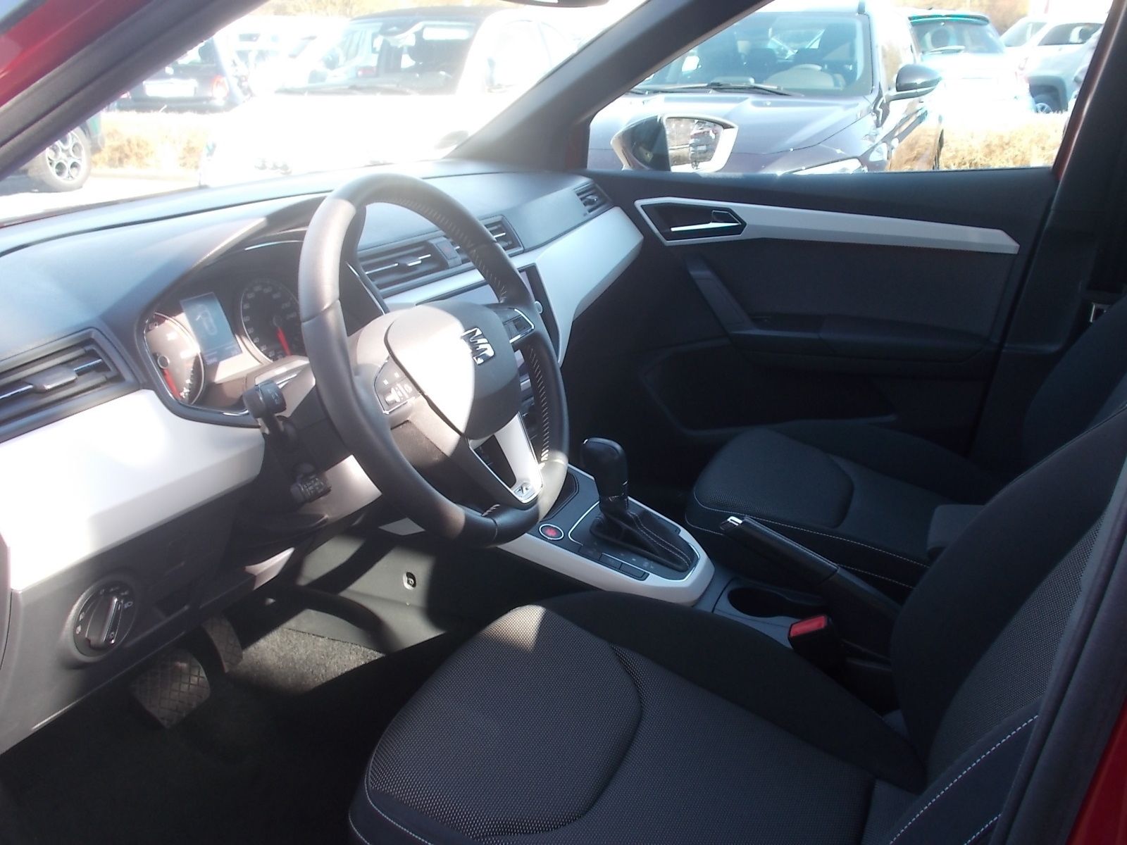 Fahrzeugabbildung SEAT Arona Xcellence 1.0 TSI DSG + LED + NAVI + AC