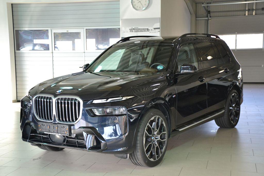 Image of BMW X7