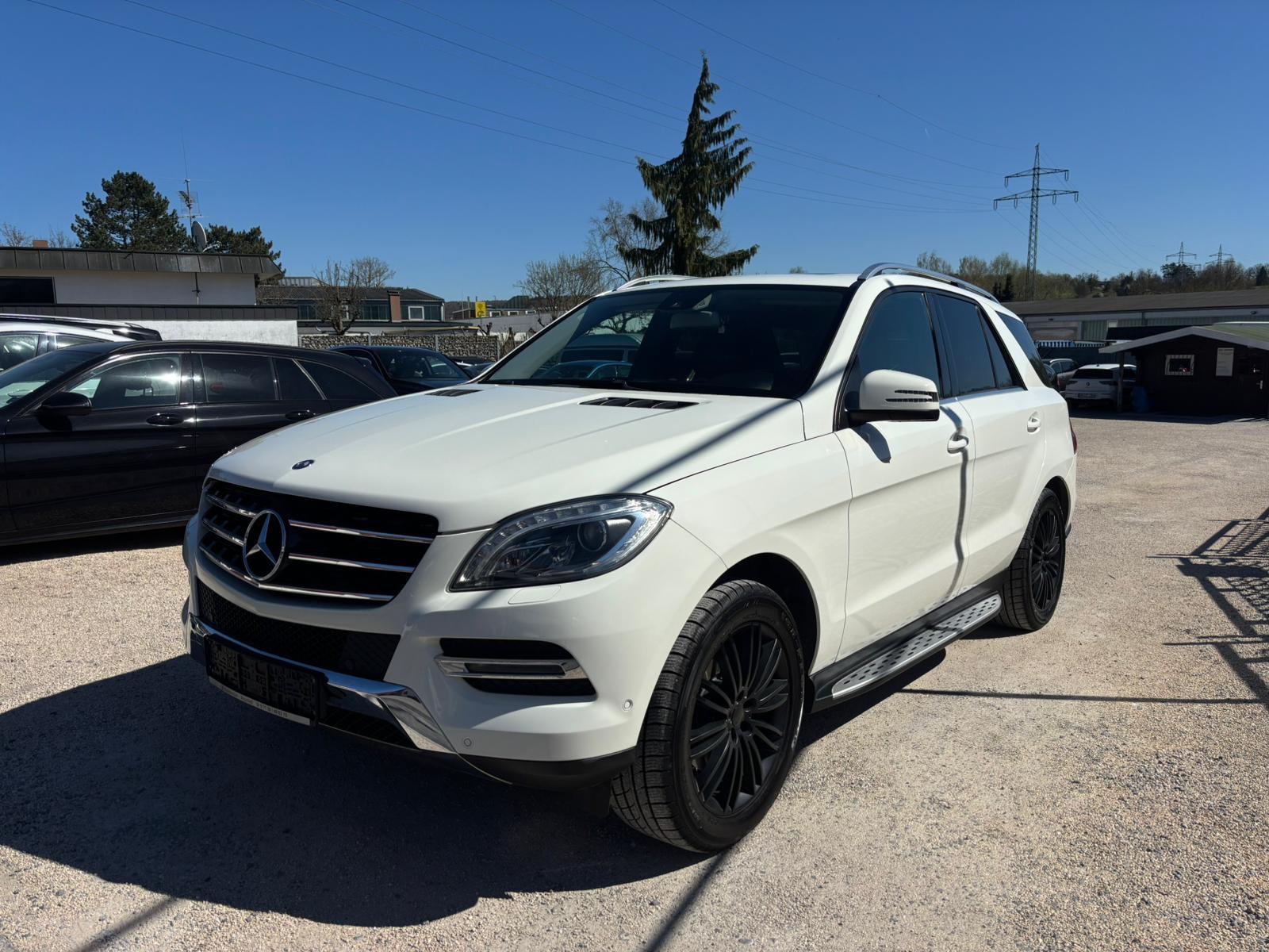 Mercedes-Benz ML 350  CDI BlueTec,Schiebedach,Leder,AHK,Euro 6