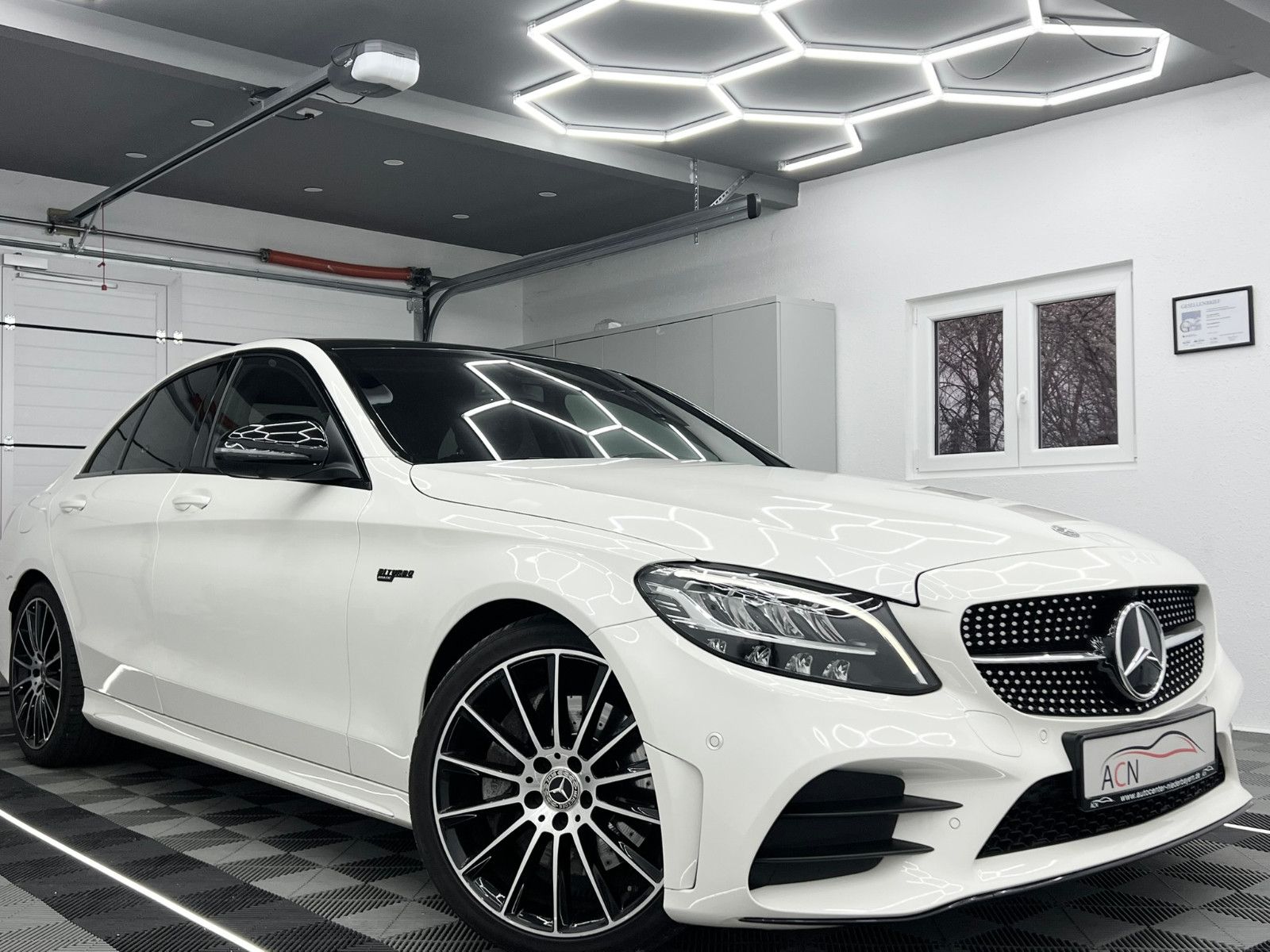 Fahrzeugabbildung Mercedes-Benz C 300 Lim. AMG-LINE/360*/BURMESTER/WIDESCREEN