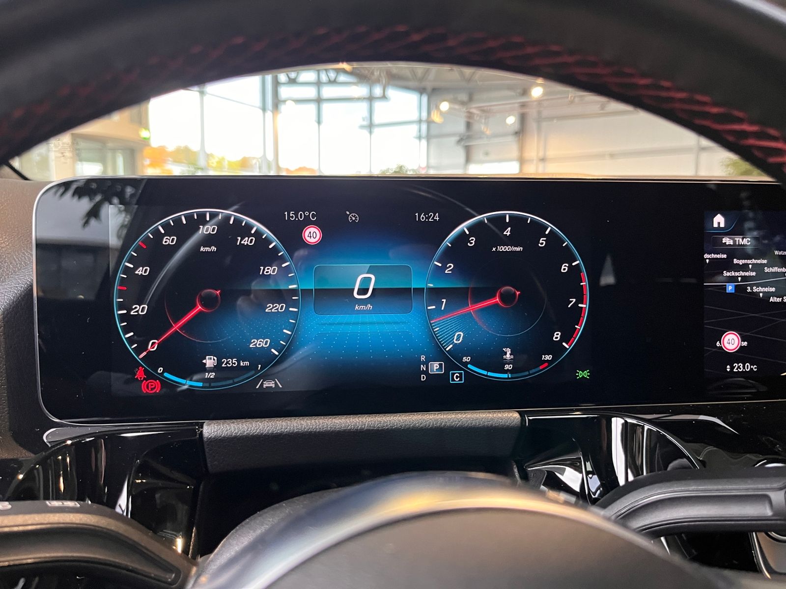 Fahrzeugabbildung Mercedes-Benz GLA 250 4Matic AMG Line PANO LED NAVI
