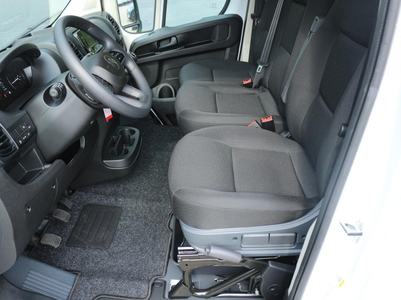 Fahrzeugabbildung Citroën Jumper Kasten Hochraum 35 L3H2 Heavy BlueHDi 140