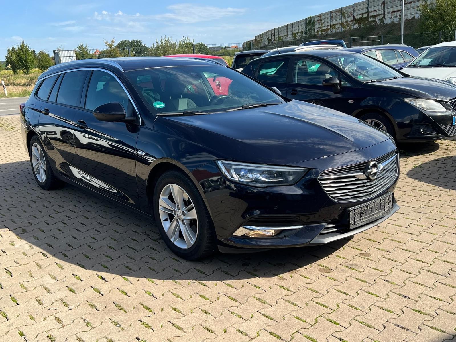 Opel Insignia B ST Scheckheft Navi Klima LED Pano AHK