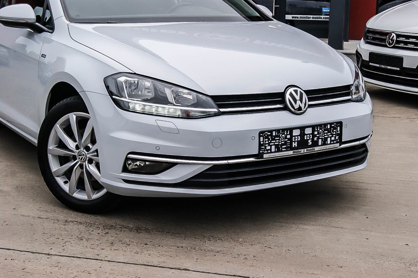 Fahrzeugabbildung Volkswagen Golf VII Variant 14TSI DSG JOIN ANHZV KAMERA PDC