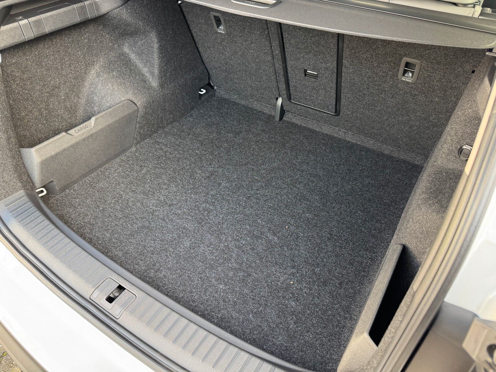 Fahrzeugabbildung SKODA ENYAQ LOUNGE PANO ACC NAVI