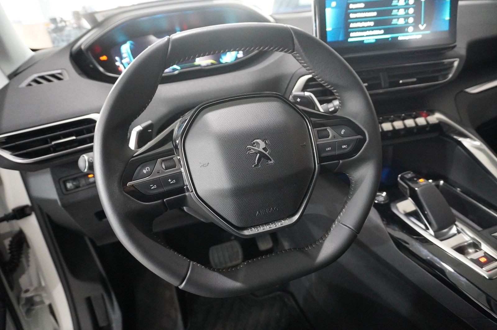 Fahrzeugabbildung Peugeot 3008 Hybrid PHEV ALLURE NAVI/LED/KAMERA/SHZ/AHK