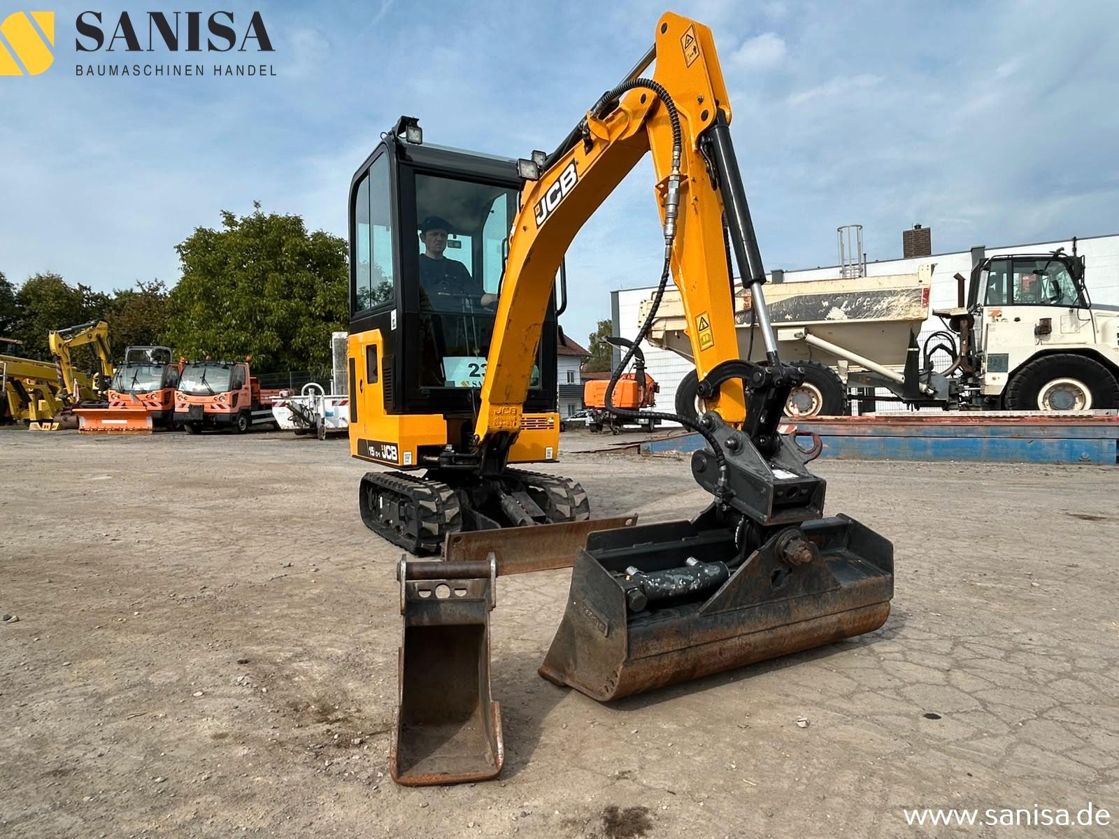 JCB 15C-1/SW/2xLöffel/1,7 t/Schwenkarm
