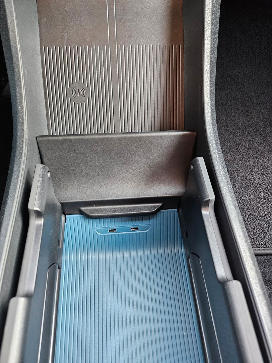 Fahrzeugabbildung Volvo EX30 Plus 2WD Pure Electric