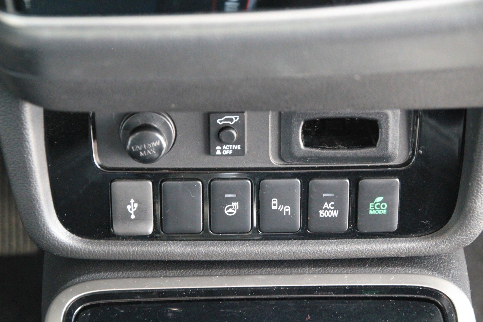 Fahrzeugabbildung Mitsubishi Outlander PHEV Plus mit FA-Paket