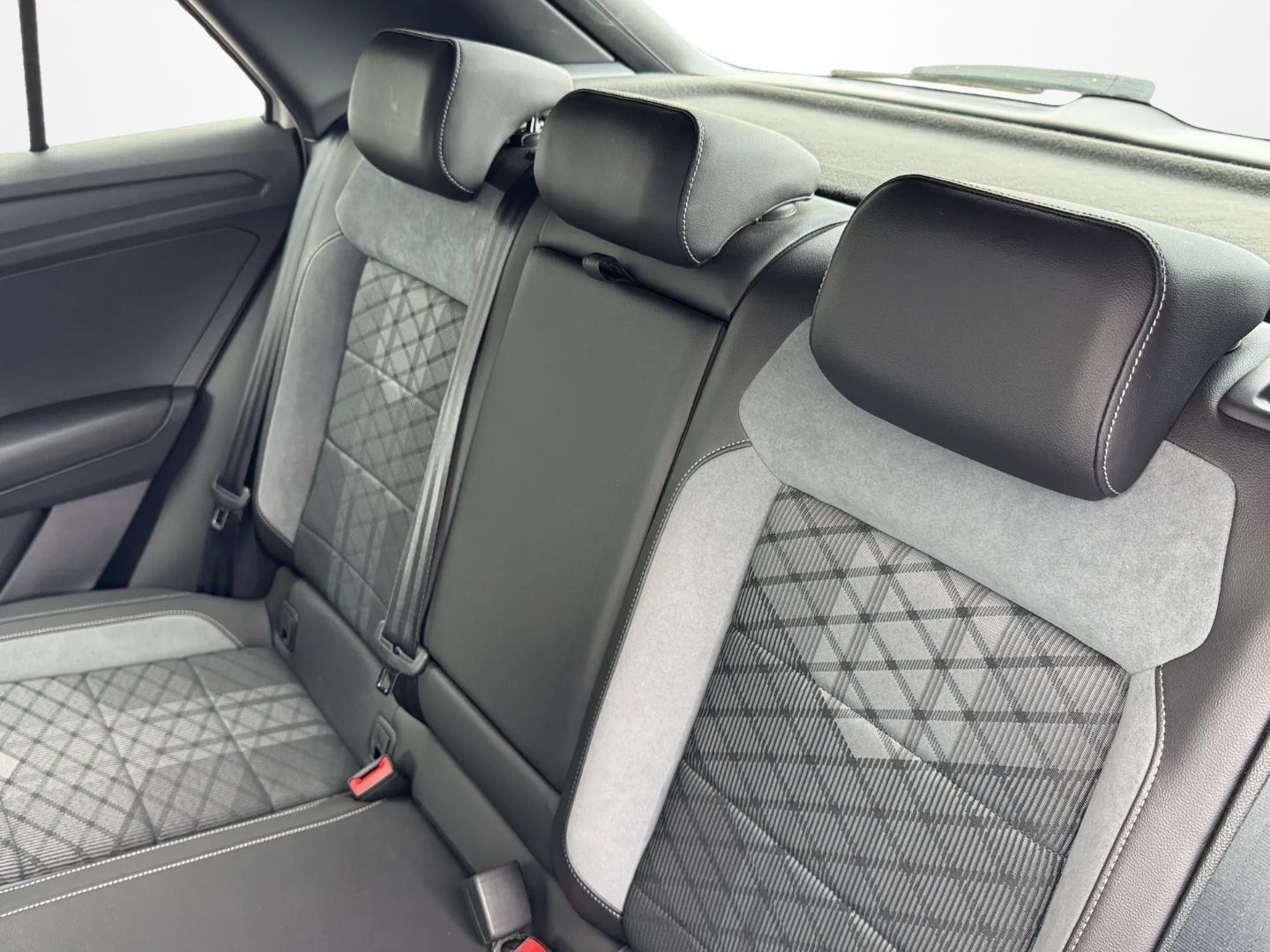 T-Roc 1.0 TSI R-LINE *LED+*NAVI*ACC*