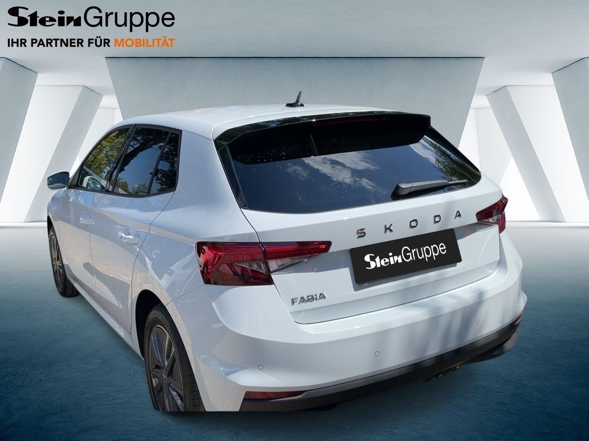 Skoda Fabia 1.0 TSI Selection DAB+ACC+LED+PDC+KAMERA imagem 3