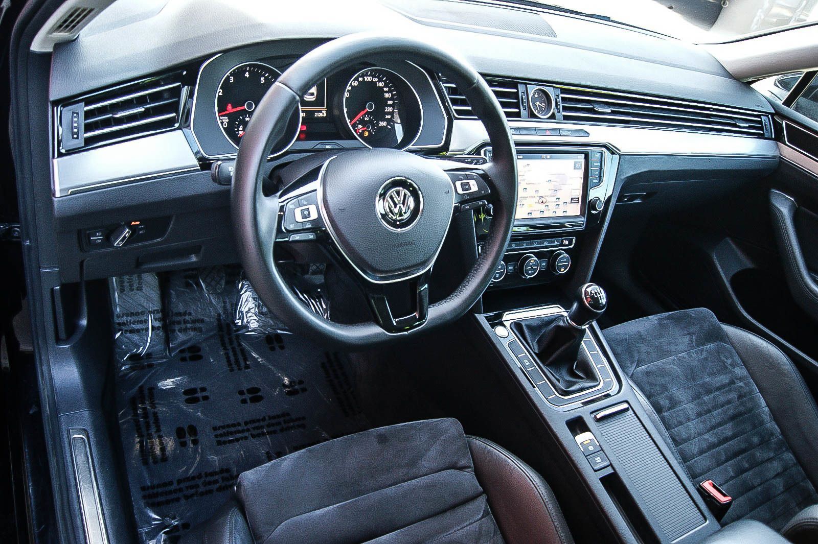 Fahrzeugabbildung Volkswagen Passat Variant 14TSI HIGHLINE ACC PREMIUM KESSY