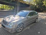 Mercedes-Benz mercedes 230 vol fahberait l - Mercedes-Benz 230 mit Benzin-Antrieb: Kombi, Automatik