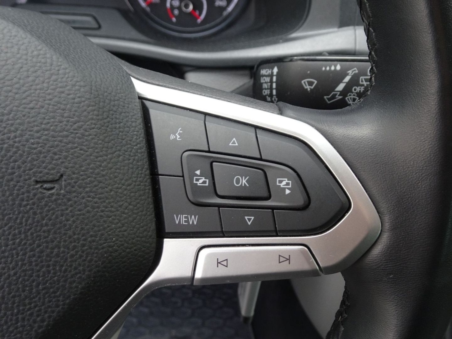 T6.1 Caravelle Comfortline 2.0 TDI DSG ACC PDC