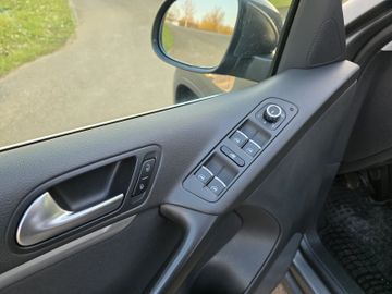 Volkswagen Tiguan - 11
