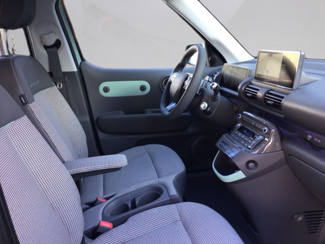 Fahrzeugabbildung Hyundai INSTER LOUNGE SHZ*LHZ*NAVI*CARPLAY*USB*