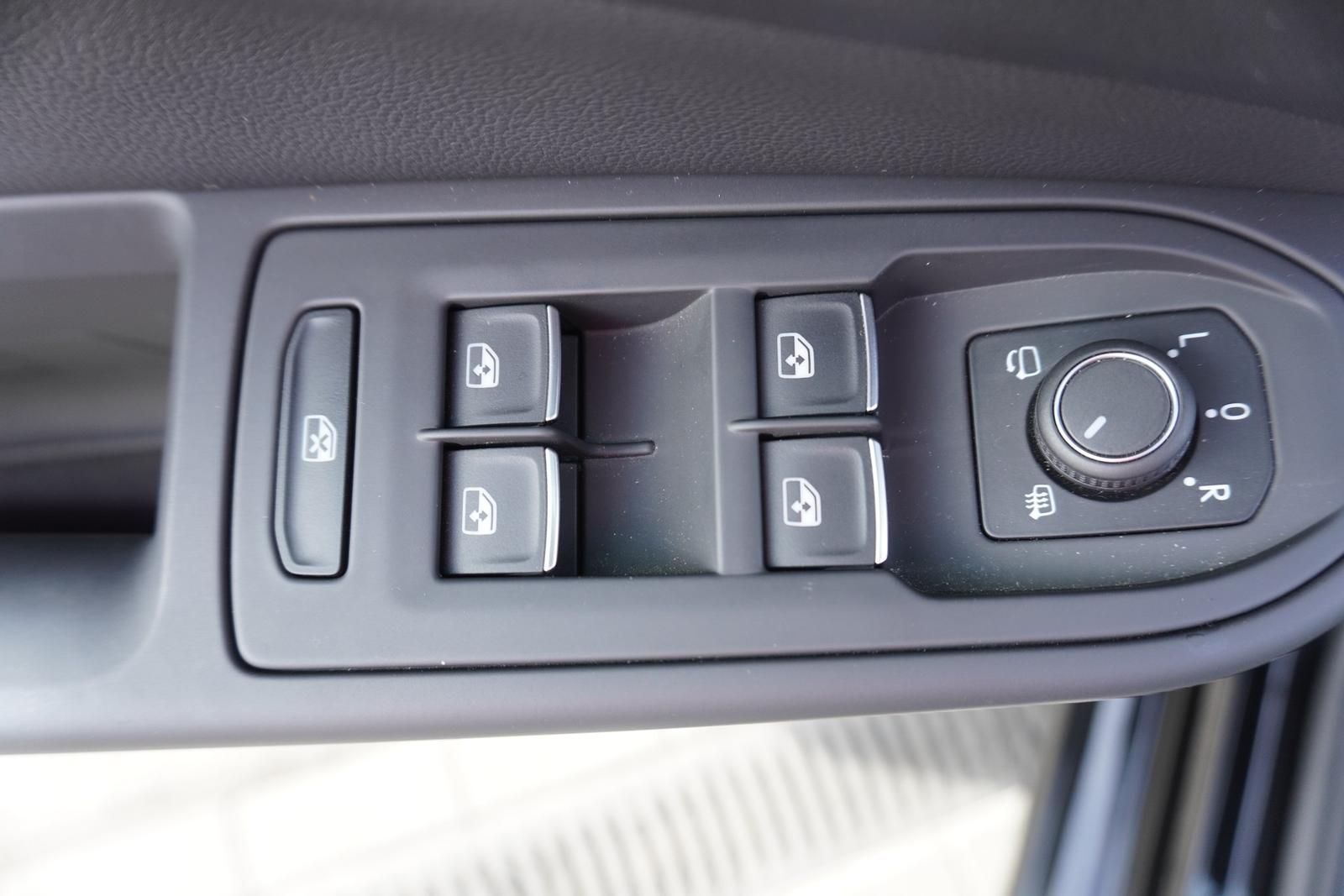 Volkswagen Golf VIII 1.5 eTSI Goal DSG LED Navi App-Connect, миниатюра 14