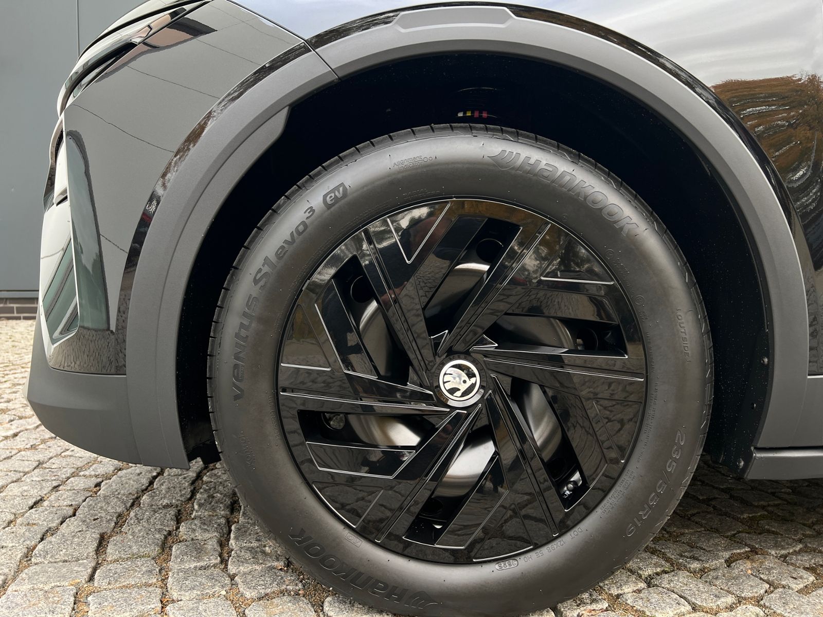 Fahrzeugabbildung SKODA Elroq 50 Tour *Rückfahrkamera, Chrom-Paket*