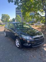 Ford Focus 1,6 Viva Schwarz Viva - Ford Focus aus 2010: Viva