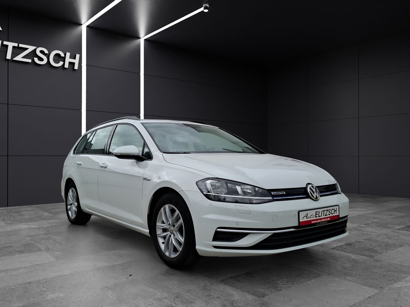 Fahrzeugabbildung Volkswagen Golf VII Variant TSI Comfortline Navi ACC RFK SH