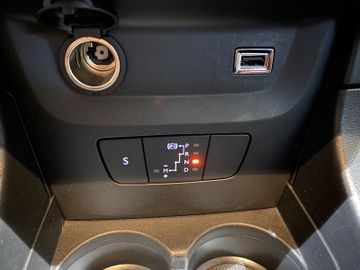 Bild 17 Citroën C3 PureTech 1.2 Shine Automatik/LED/Regen+Licht