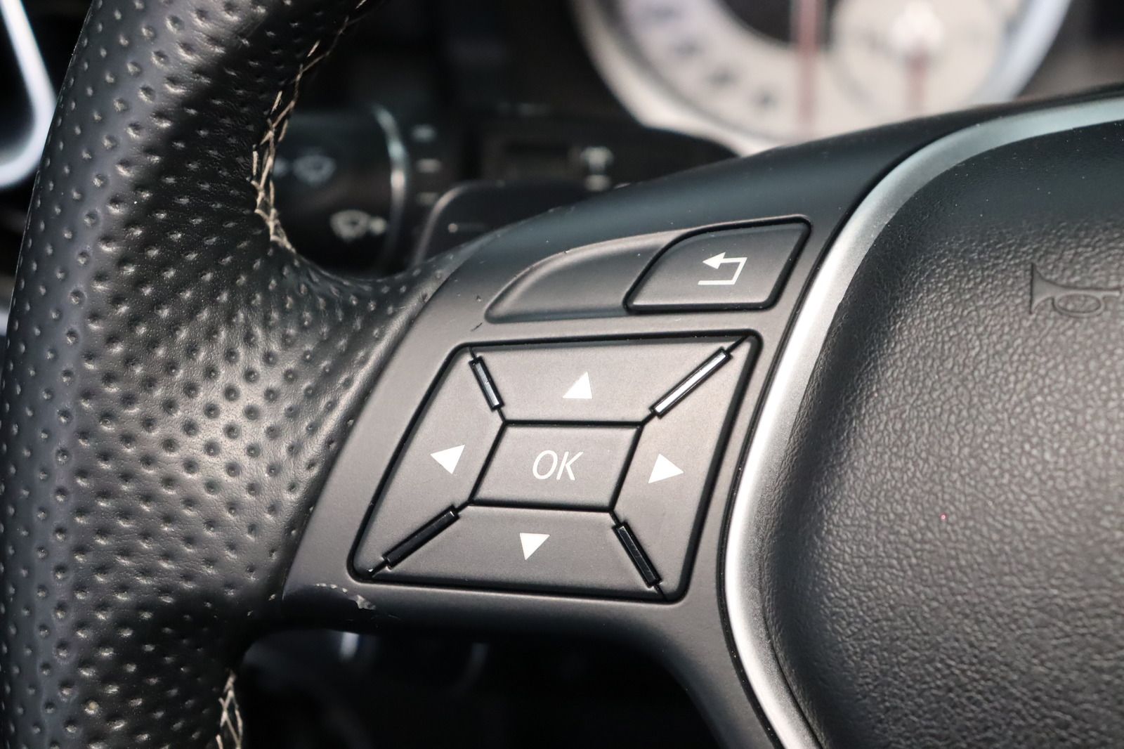 Fahrzeugabbildung Mercedes-Benz A 200 CDI * Bi-Xenon * Navi * Teilleder