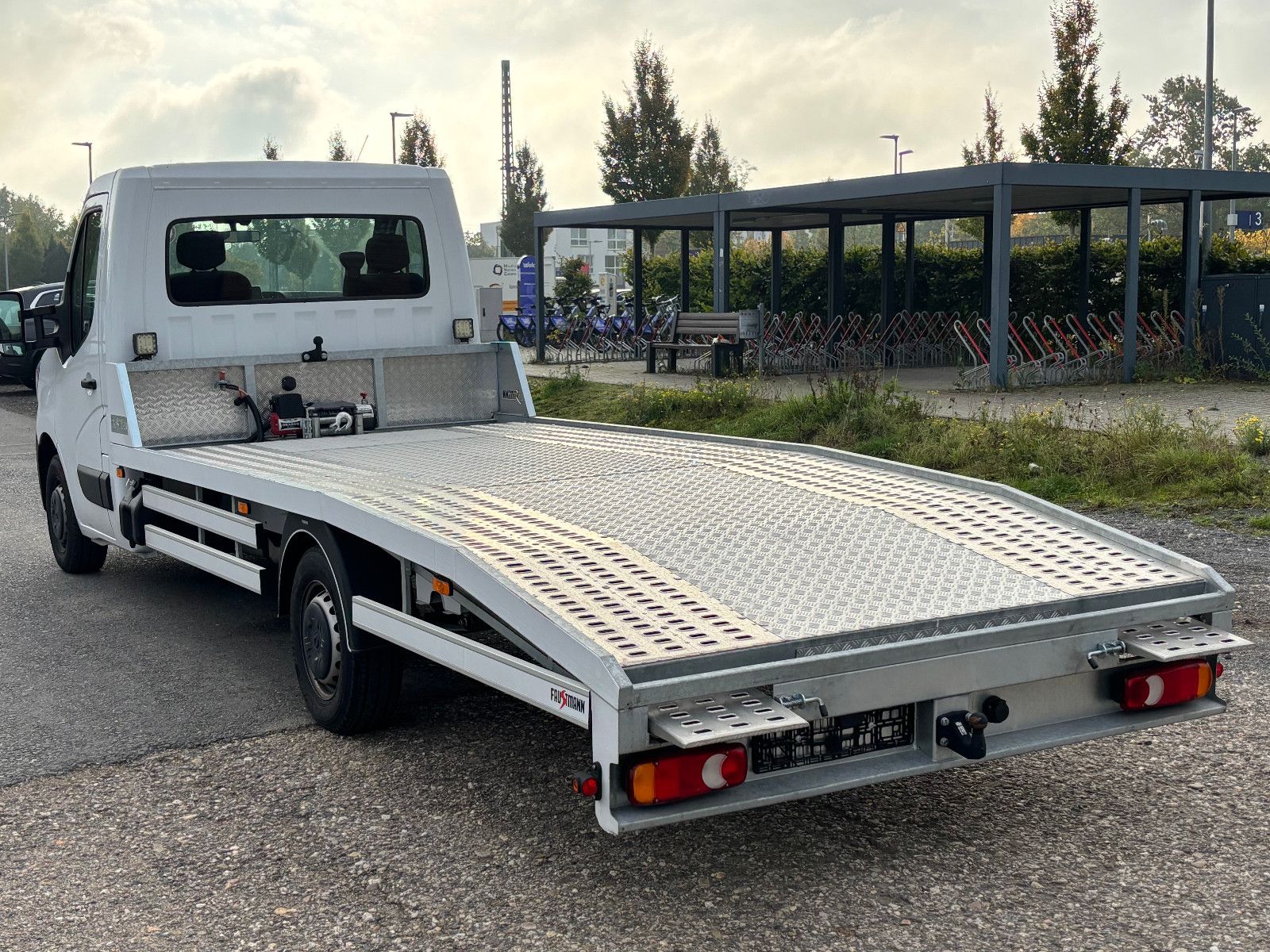 Fahrzeugabbildung Renault MASTER Abschleppwagen AHK 3,5t Klima Tempomat