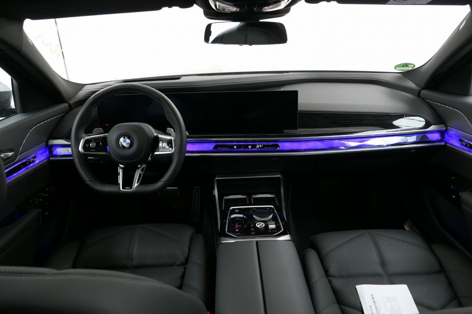 Fahrzeugabbildung BMW 740d xDrive M Sport Sky-Lounge AHK Standheizung
