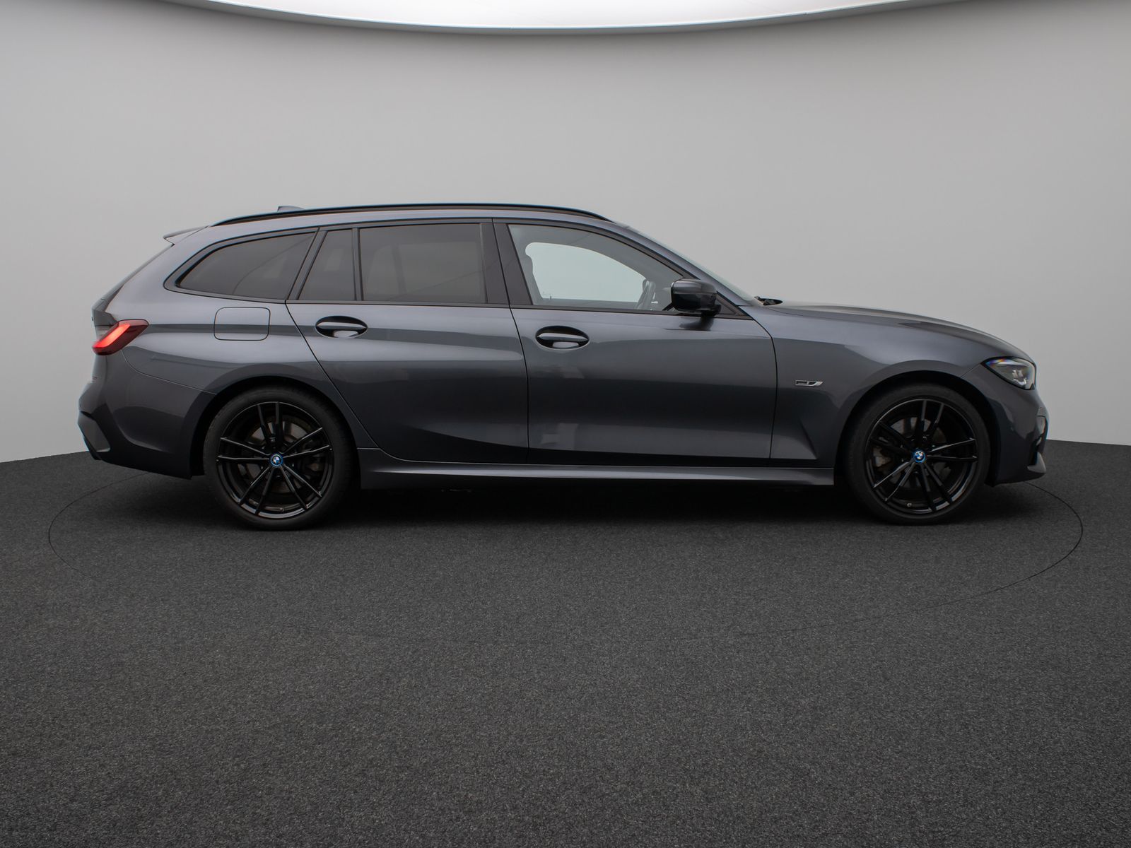 Fahrzeugabbildung BMW 320e M Sport HiFi DAB PDC Fernlichtassist 19Zoll