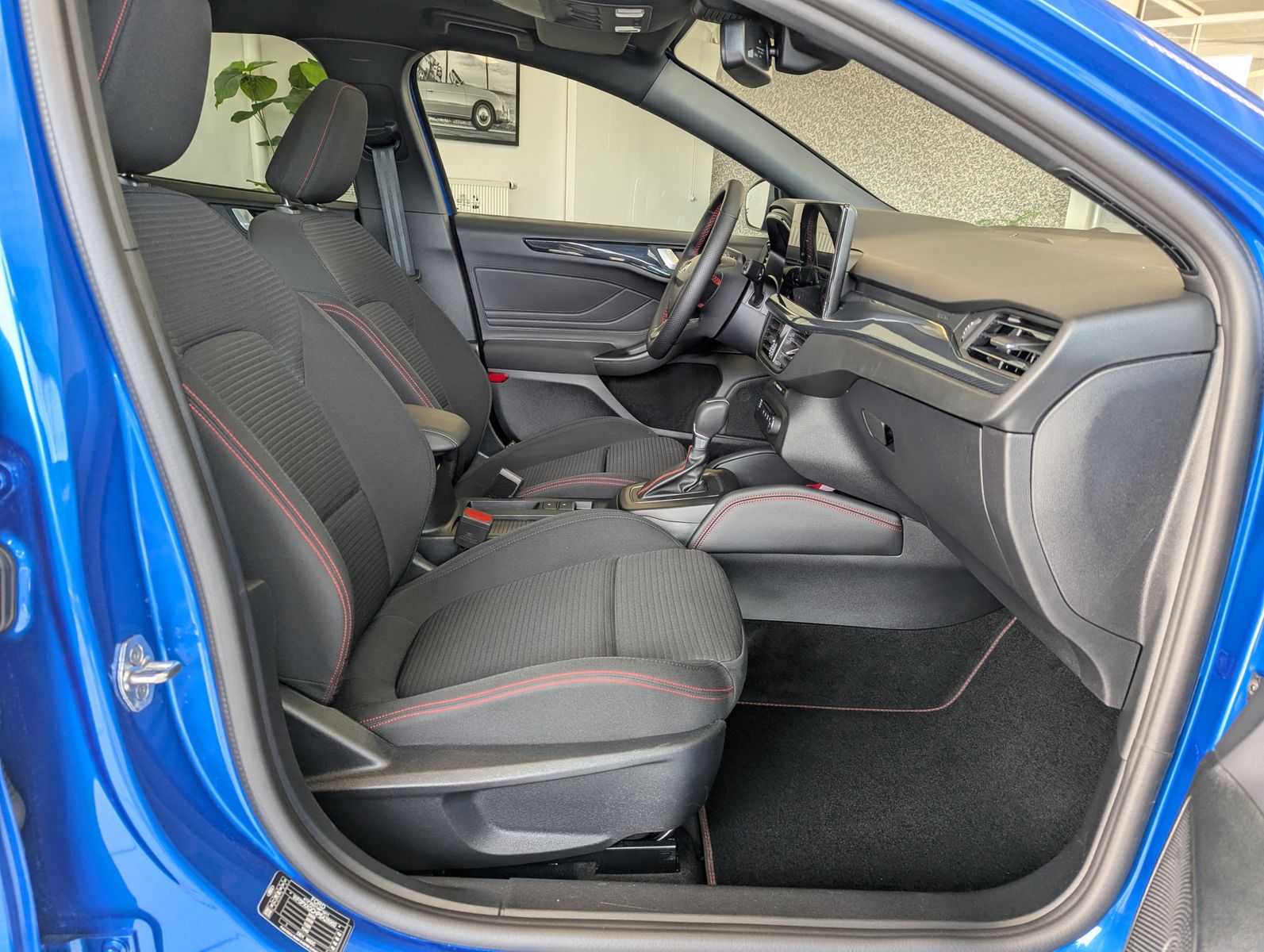 Fahrzeugabbildung Ford Focus 1.0 ST-Line X Styling Matrix B&amp;O Pano 18"