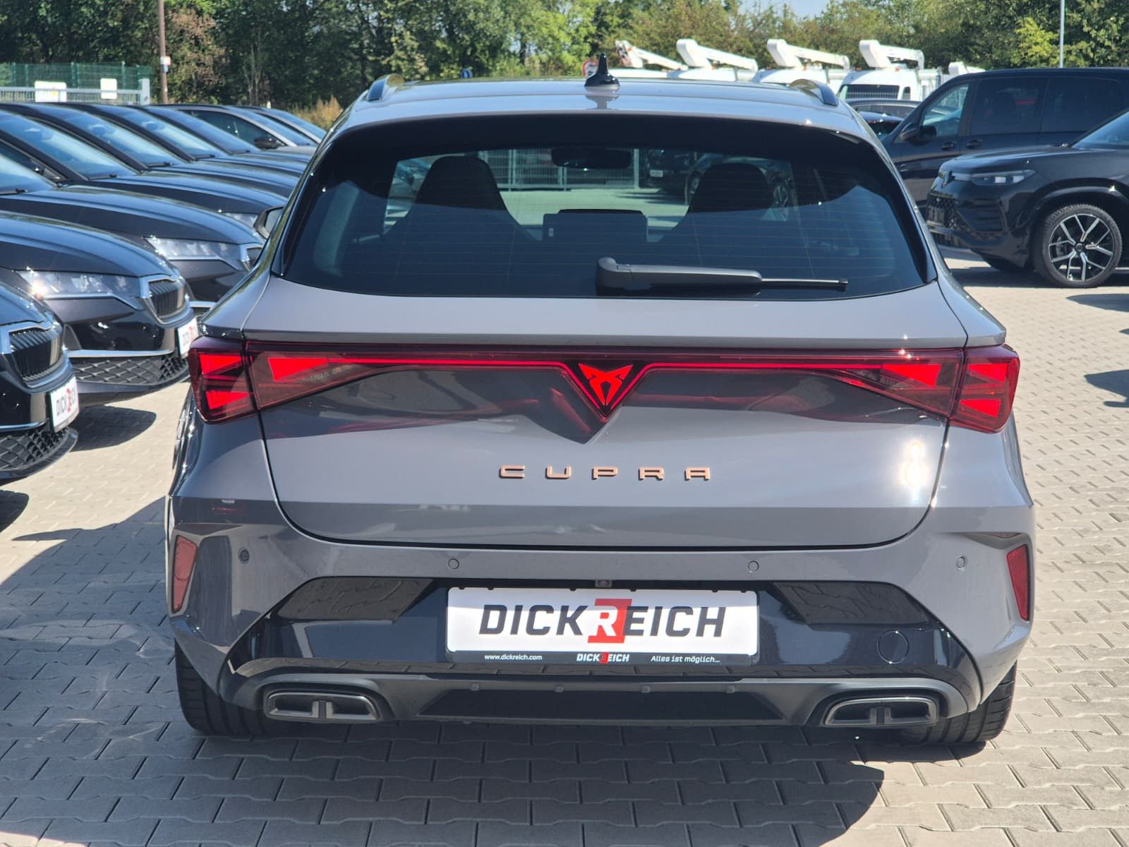 Fahrzeugabbildung CUPRA Leon 1.5 eTSI PANO*DCC*MATRIX*DINAMICA*AHK*5JG.