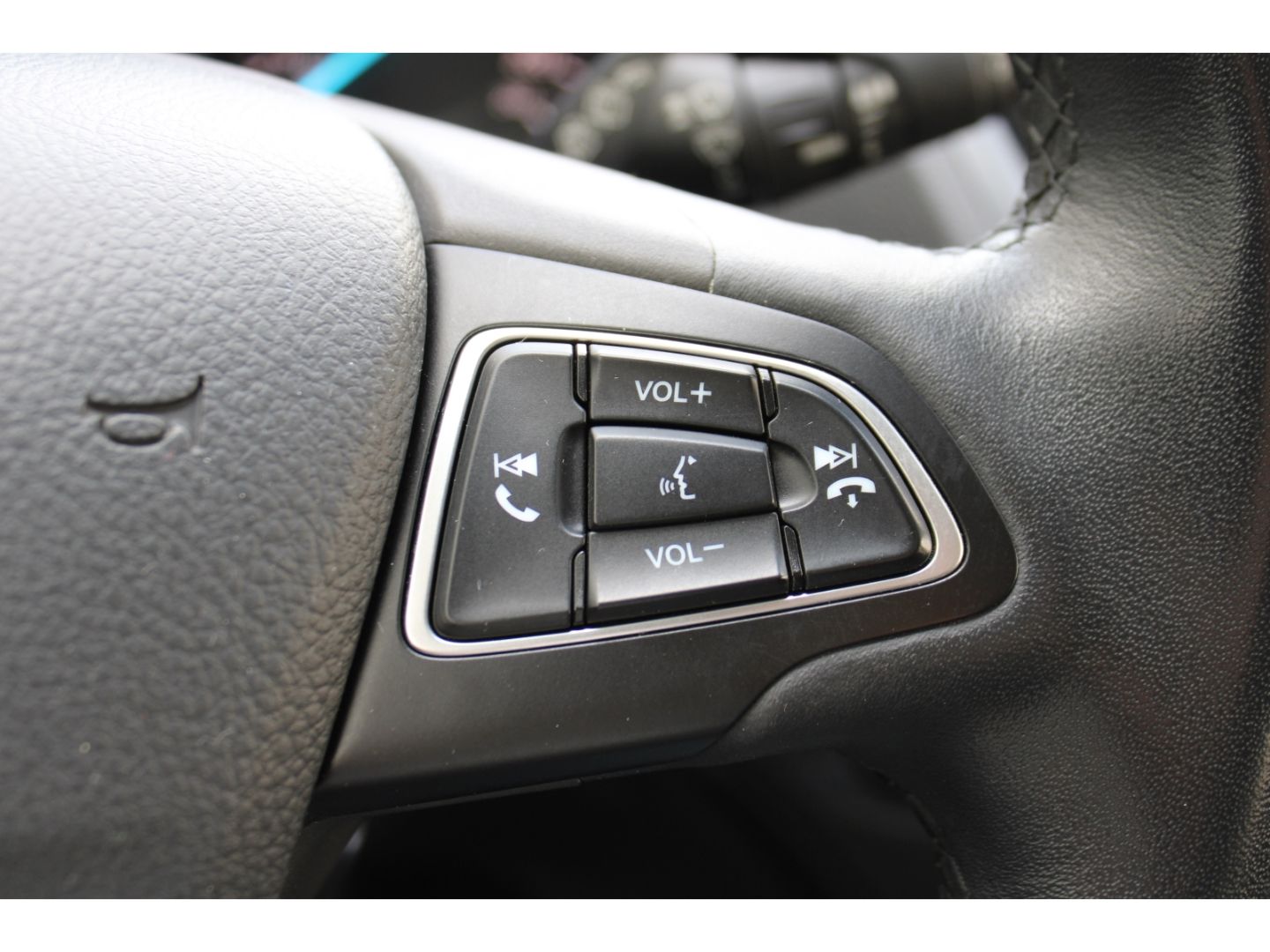FORD Kuga 1.5 1,5 EcoBoost 2x4 Titanium Navi AHK WiPa - Image 17