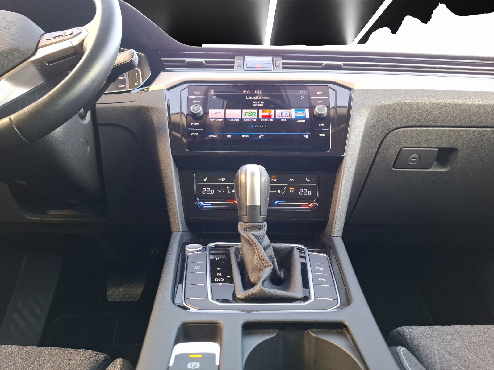 Fahrzeugabbildung Volkswagen Passat Variant TDI Business DSG R-Line Matrix AH