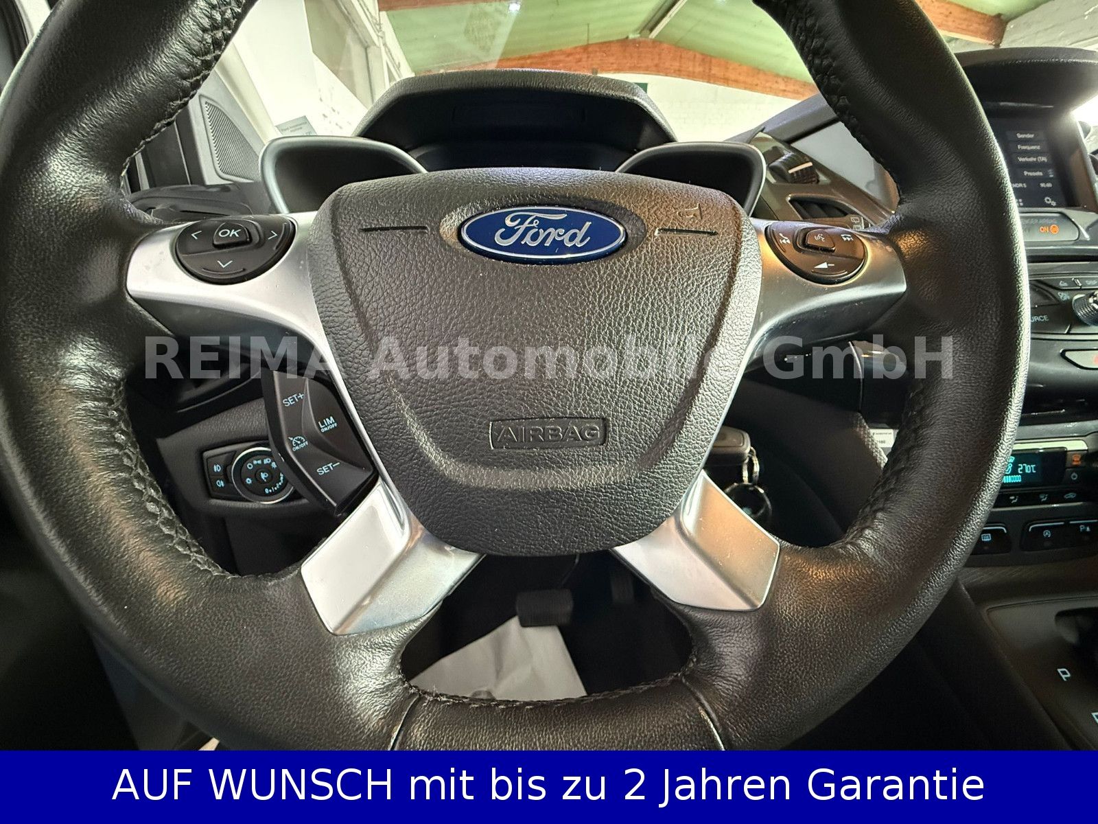 Fahrzeugabbildung Ford Tourneo Connect L2 1,5 D Automatik, Pano, Navi