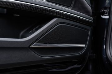 Audi S8 - 12