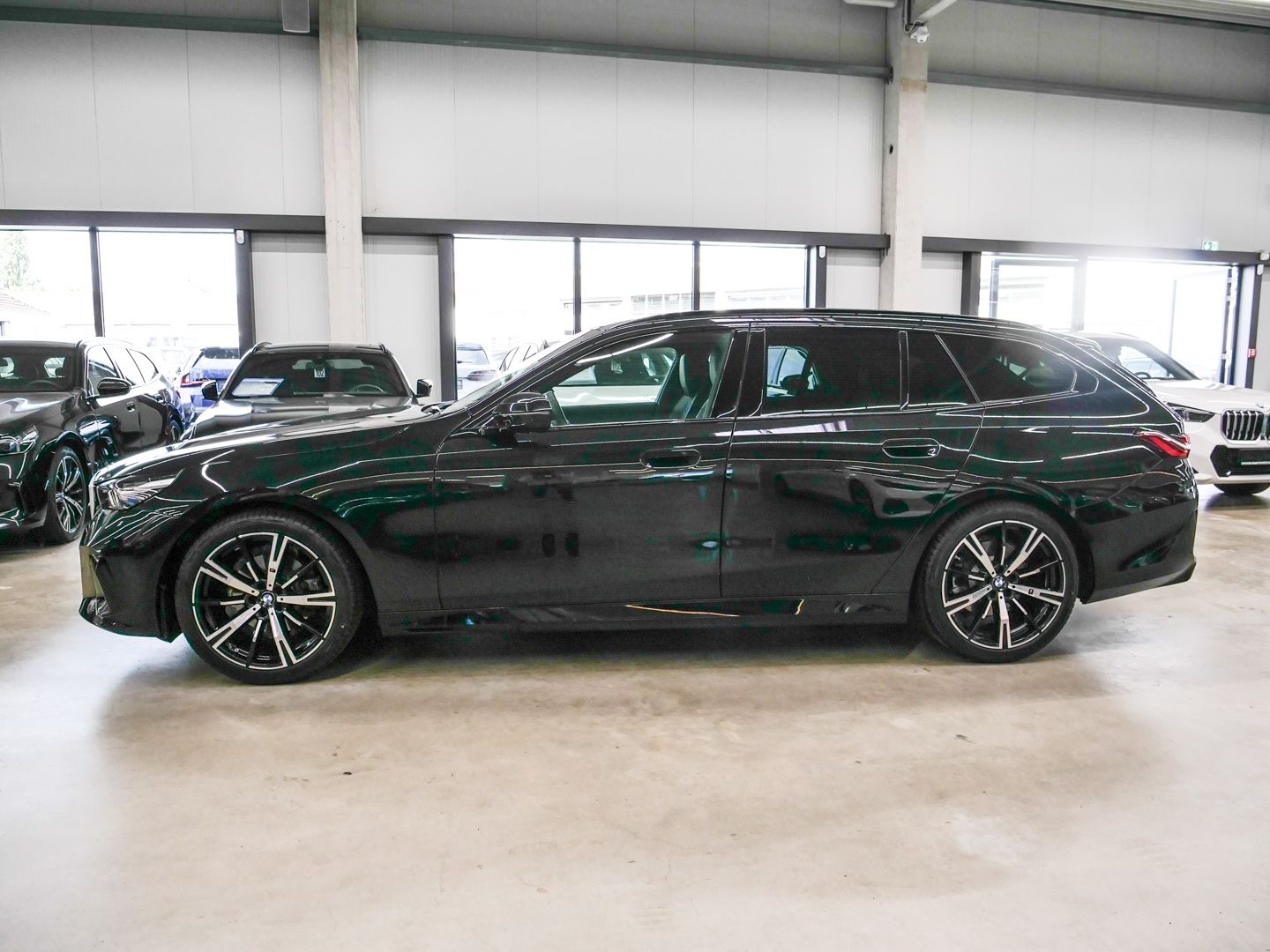 BMW 520 iA Touring M SPORT 20'' AHK STANDHZG SITZLÜF foto 4