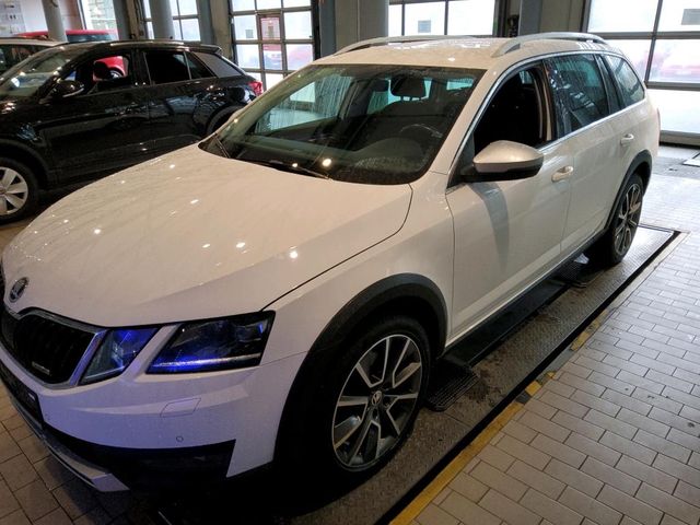 Skoda Octavia Combi Scout 2.0TDI 4x4/TEMPO/AHK/FRONT