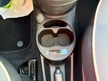 Fahrzeugabbildung Fiat 500 Lounge S&S Dualogic PDC Pano CarPlay uvm