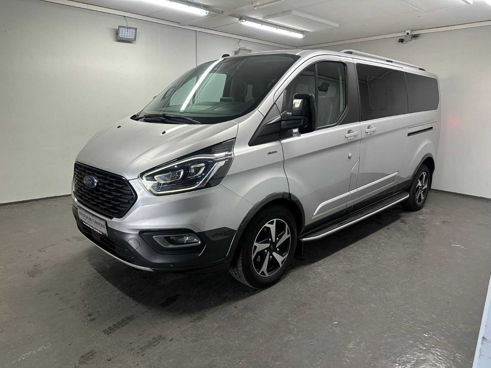 Fahrzeugabbildung Ford Tourneo Custom 320 L2H1 Autm. Active Bus*ACC*8