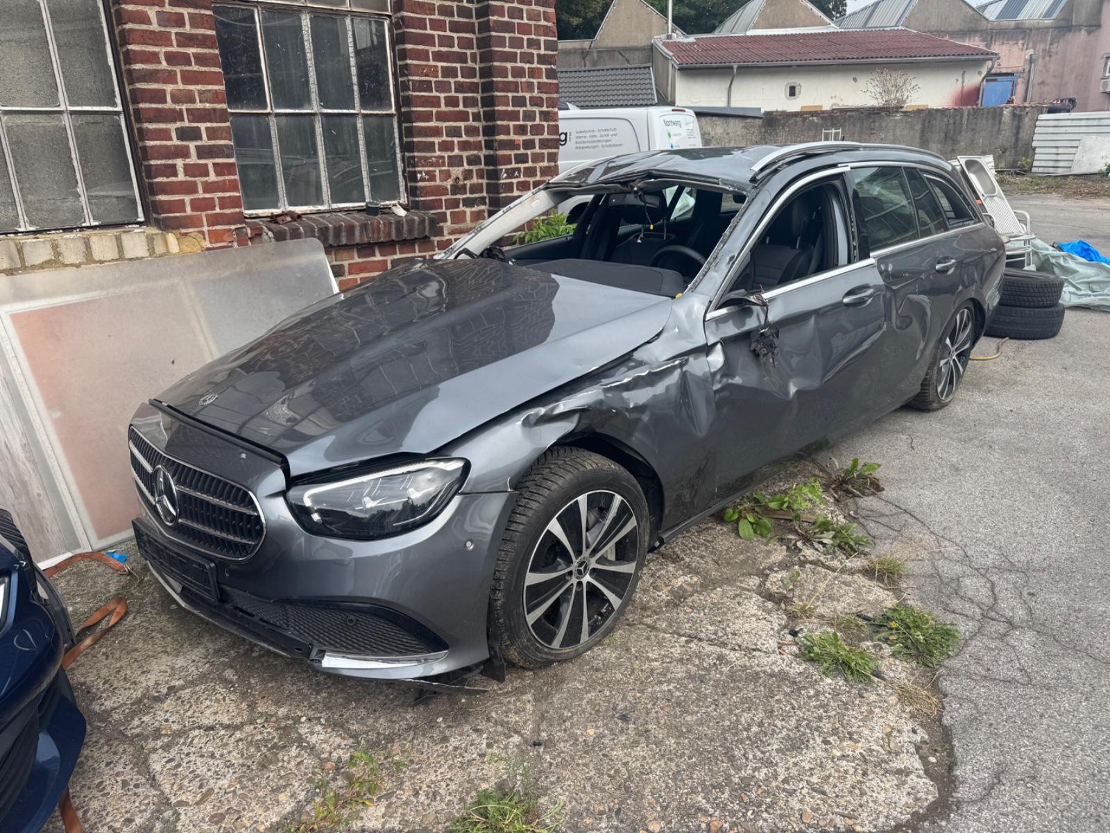 Mercedes-Benz E 300 de AVANTGARDE Automatik Kamera Teilleder