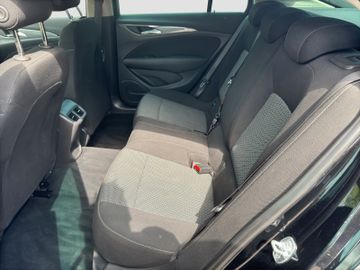 Fotografie 13 des Opel Insignia B Kamera Parkpilot Sitzheizung