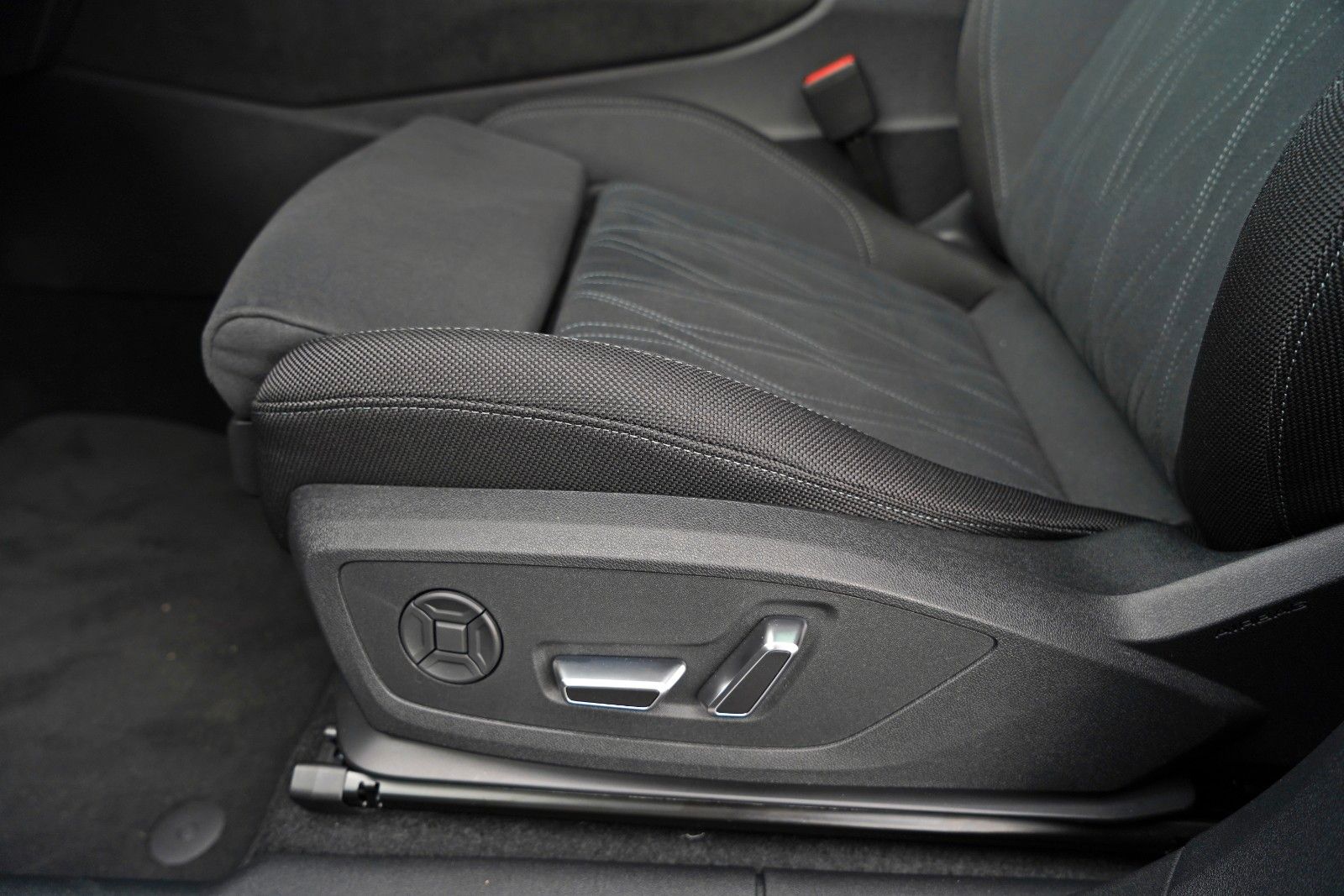Audi Q3 SUV e-hybrid AHK S-LINE PANO TECH PRO MATRIX foto 12