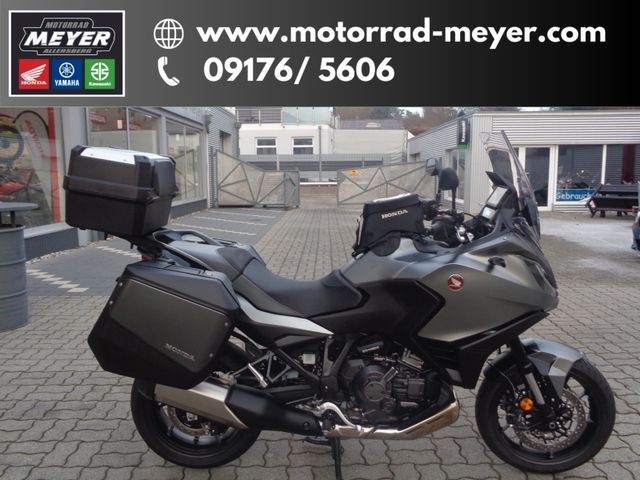 Honda NT1100 DCT wie NEU nur 5805km mit Zubehör